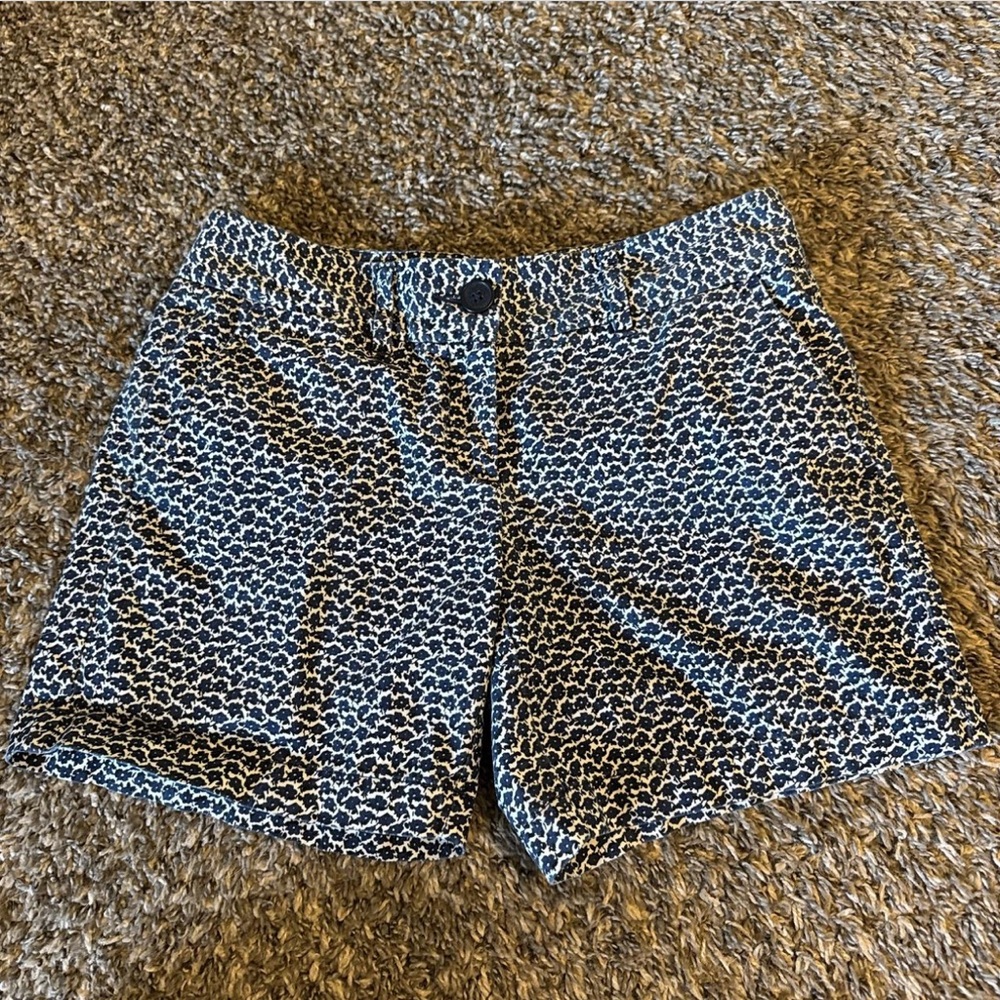 LOFT Navy Blue and White Patterned Women's Shorts